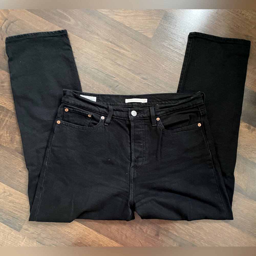 Button down, size 29. Please see inseam in photos. Great condition.